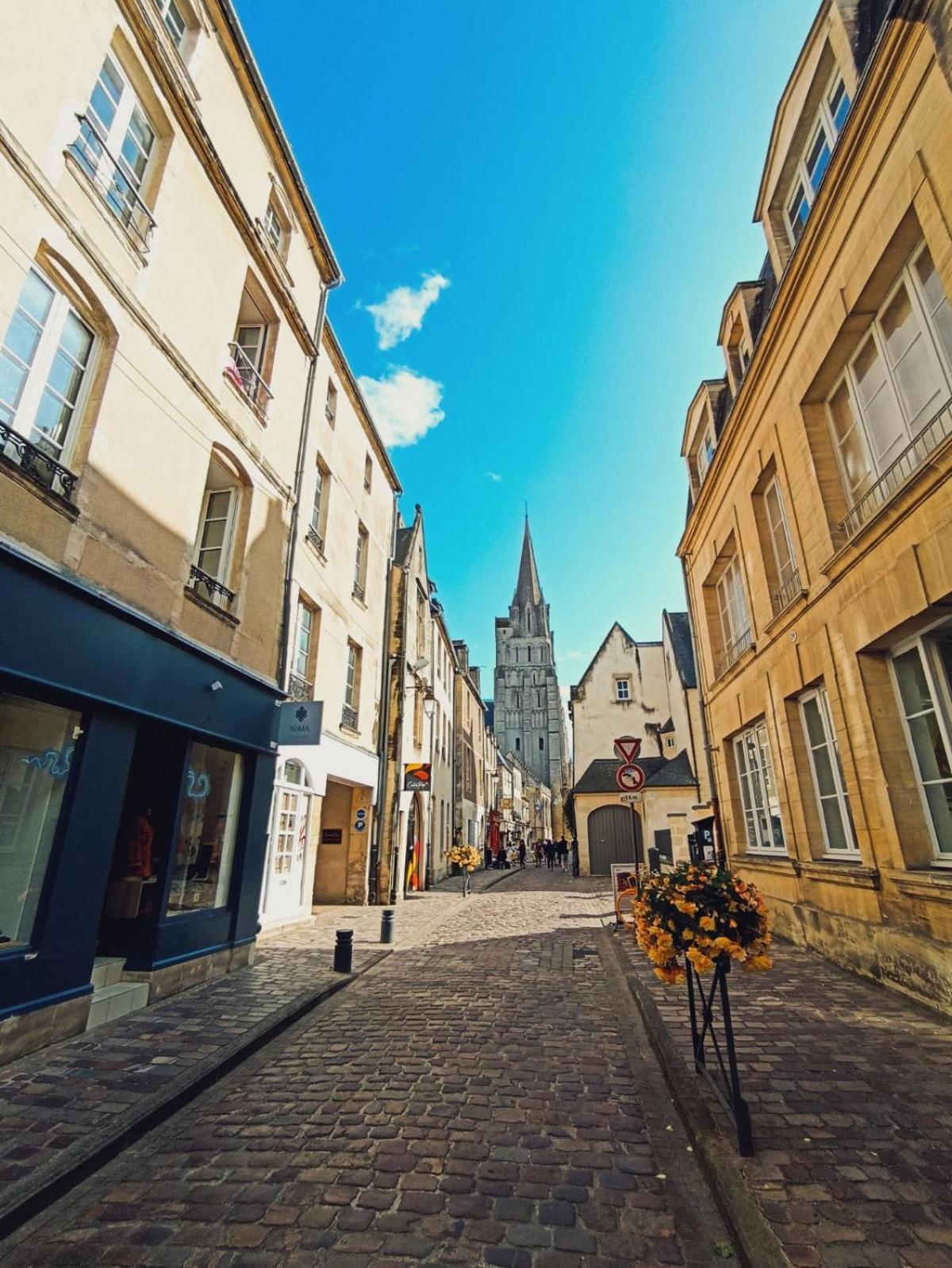 Charmant Appartement Renove Bayeux Exterior photo